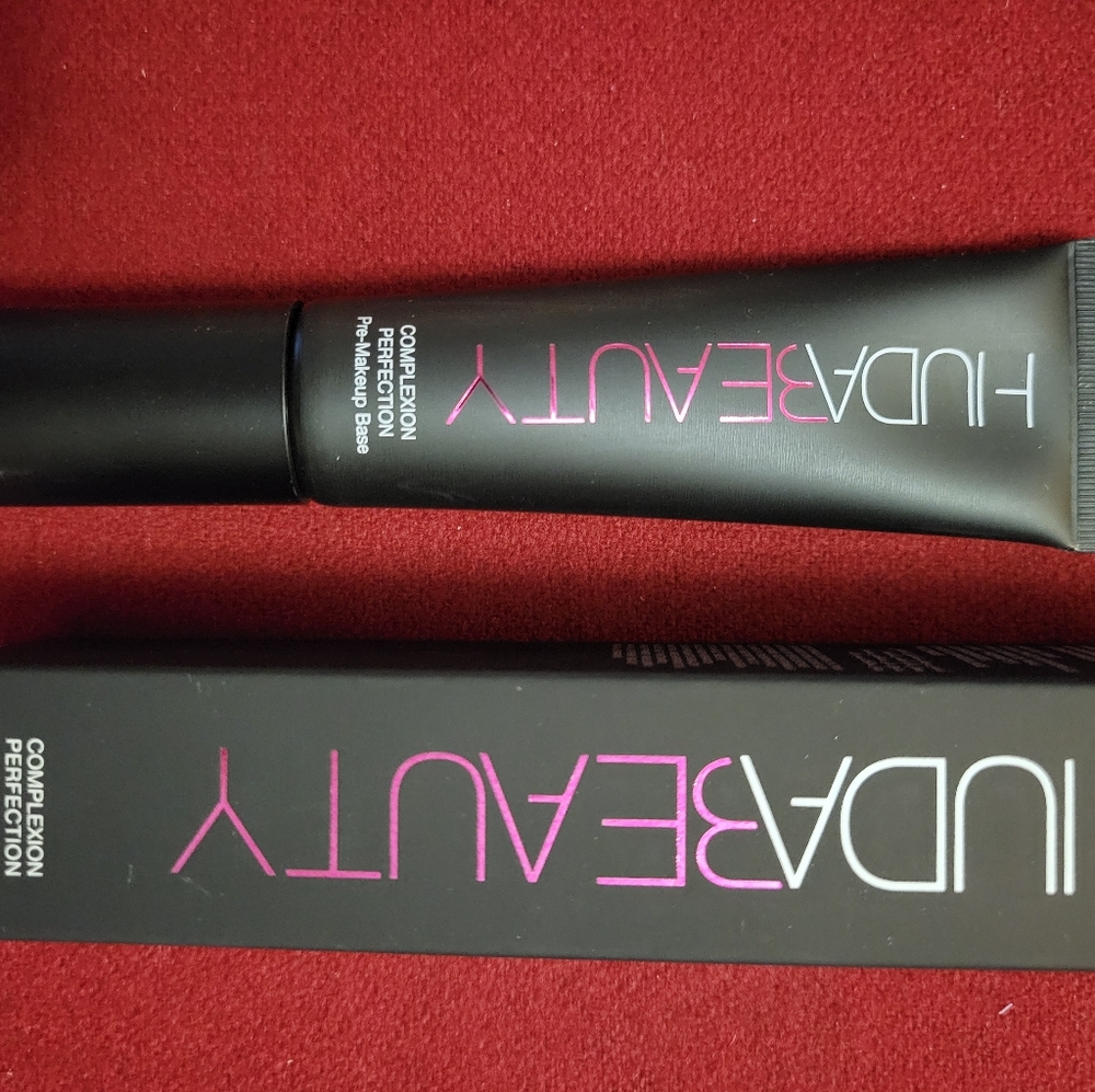 SOLD Huda Beauty Complexion Perfection Pre-Makeup Base